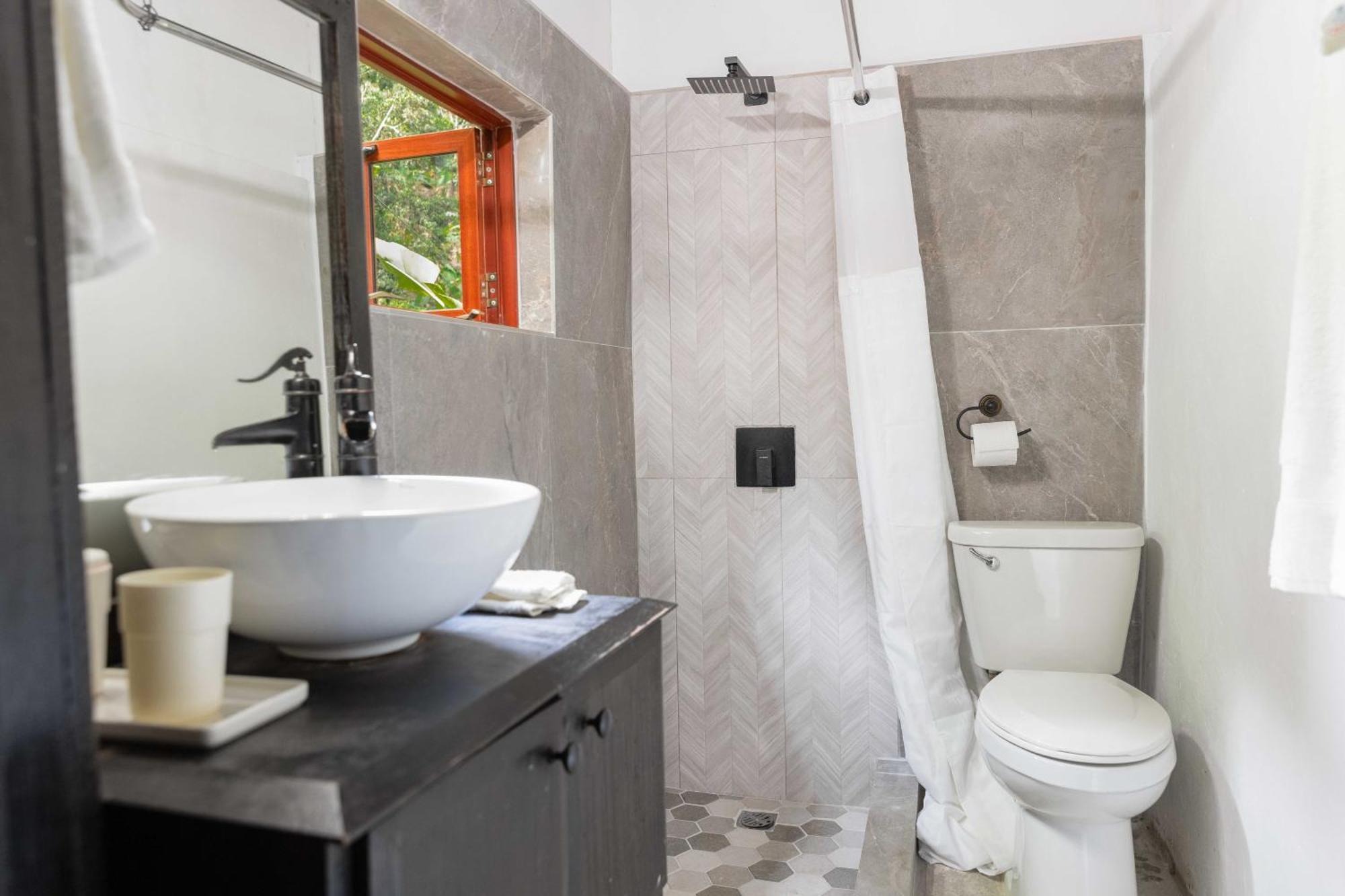 Serendipity Holistic Resort Spa 킹스톤 외부 사진